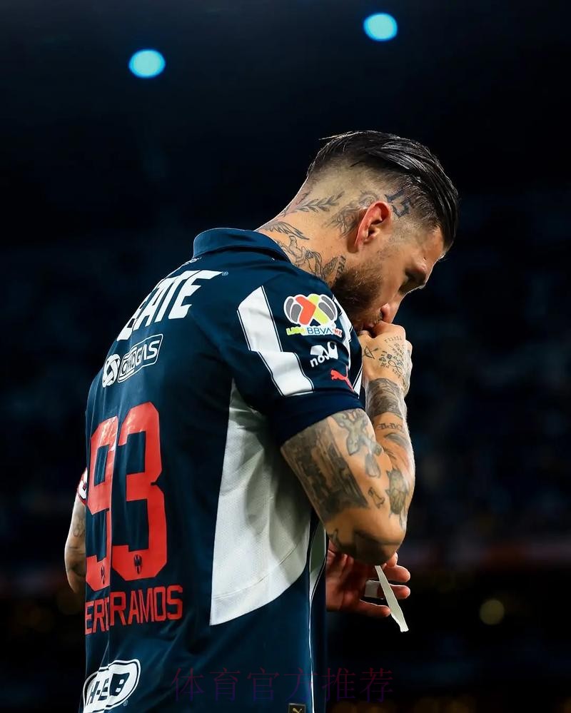 6轮4球!拉莫斯罚进点球后致敬C罗 这次判罚无争议 6轮4球!拉莫斯罚进点球后致敬C罗 这次判罚无争议